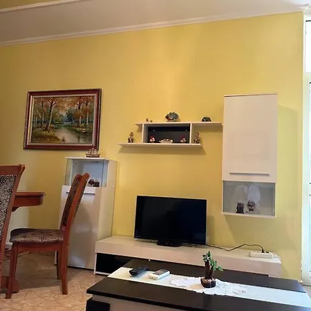 Era's Beach Apartment! 골렘